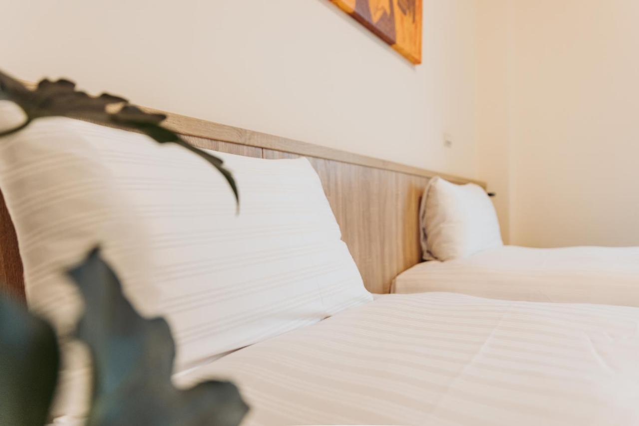 Meet Secret B&B Donggang Extérieur photo